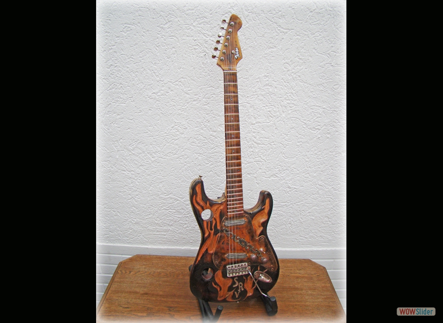 Guitar 4  (Verkocht/Verkauft/Sold)